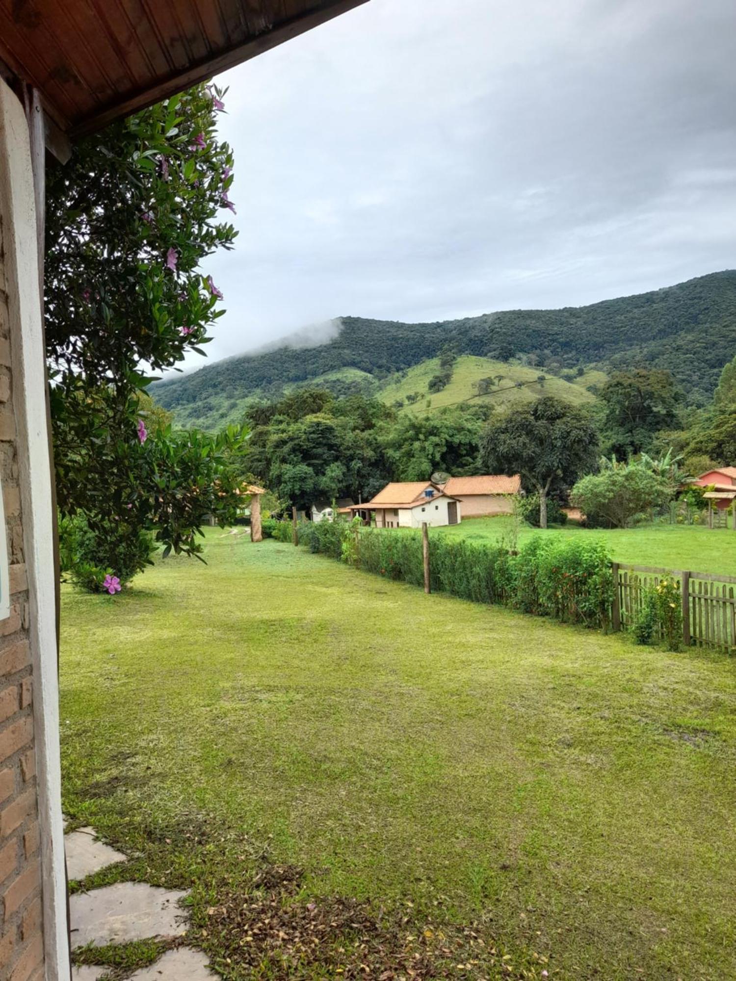 Recanto Das Flores Sao Tome das Letras Bilik gambar
